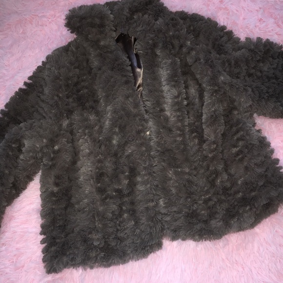 Short fuzzy chocolate brown coat - Picture 3 of 3